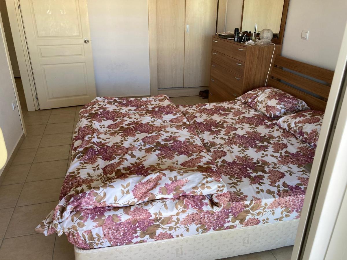 Beautiful Bright 3 Bed In Popular Sought After Private Gated Community *