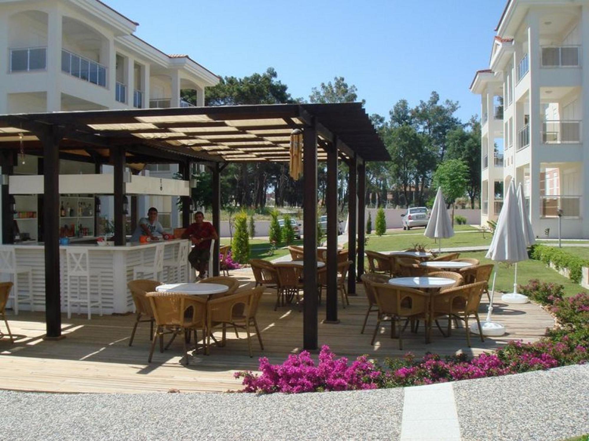 Beautiful Bright 3 Bed In Popular Sought After Private Gated Community