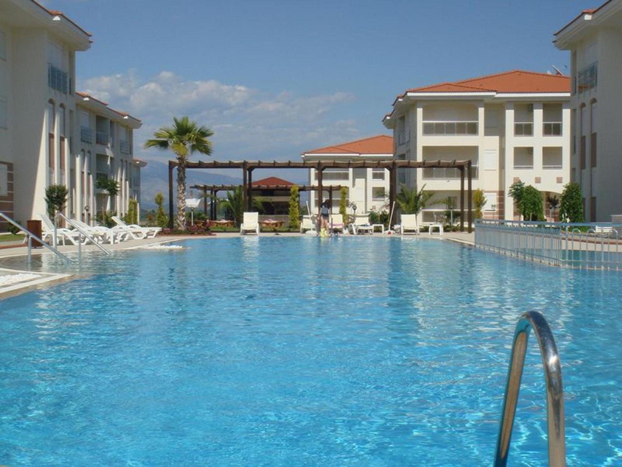 Beautiful Bright 3 Bed In Popular Sought After Private Gated Community Tatil Evi